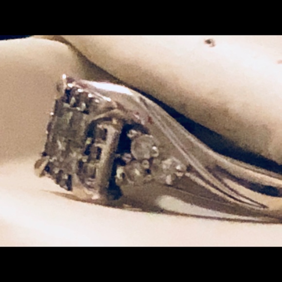 Ring - Picture 3 of 3